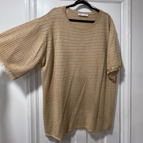Gold knit tunic shirt - Picture 2 of 5